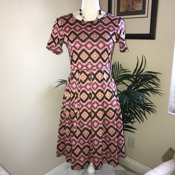 LuLaRoe Dresses & Skirts - LuLaRoe Amelia Aztec Print Short Sleeve Knit Women’s Dress M Pink Brown